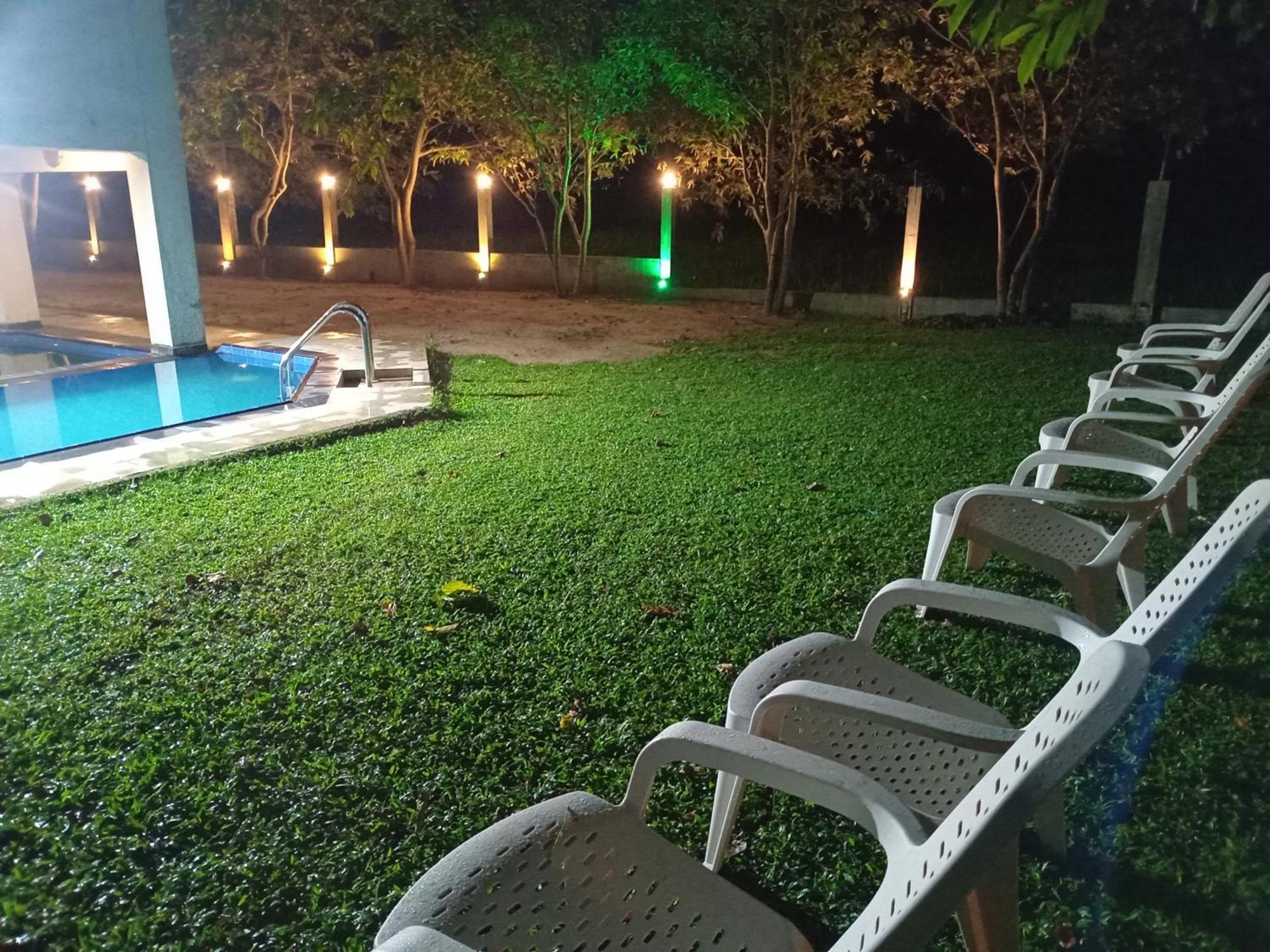 Queen'S Tower Grand 库鲁内格勒 外观 照片